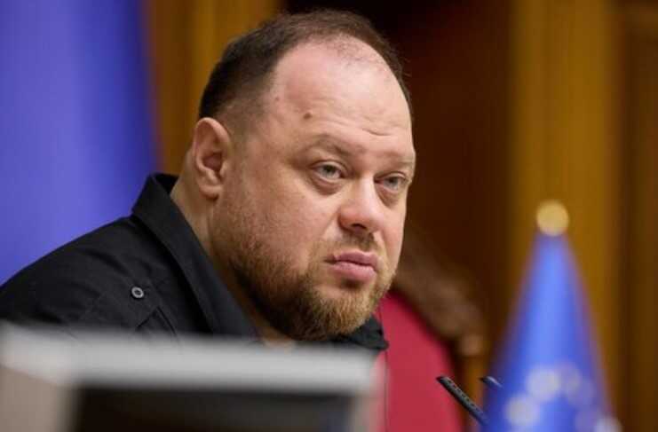 Head of Verkhovna Rada Ruslan Stefanchuk signed a law on the use of English in Ukraine