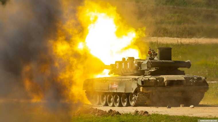 Soldiers of the 3rd Separate Mechanised Brigade destroy a Russian T-80 tank and a Rapier gun with drones