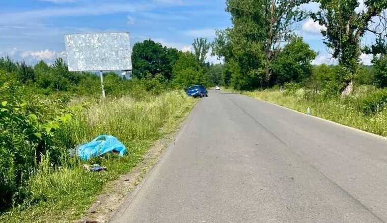 На Закарпатті внаслідок зіткнення з Volkswagen Golf загинула 71-річна пасажирка мотоцикла