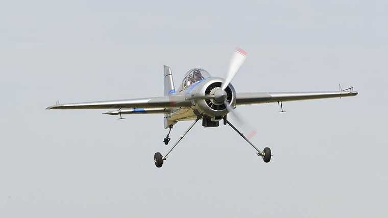 ЗСУ збивають ворожі дрони з тренувальних літаків Як-52