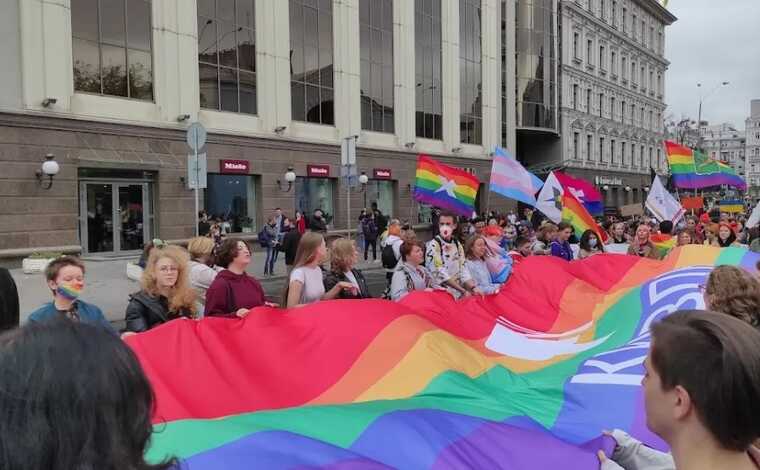 ТЦК прийшли до організаторів столичного "КиївПрайду"