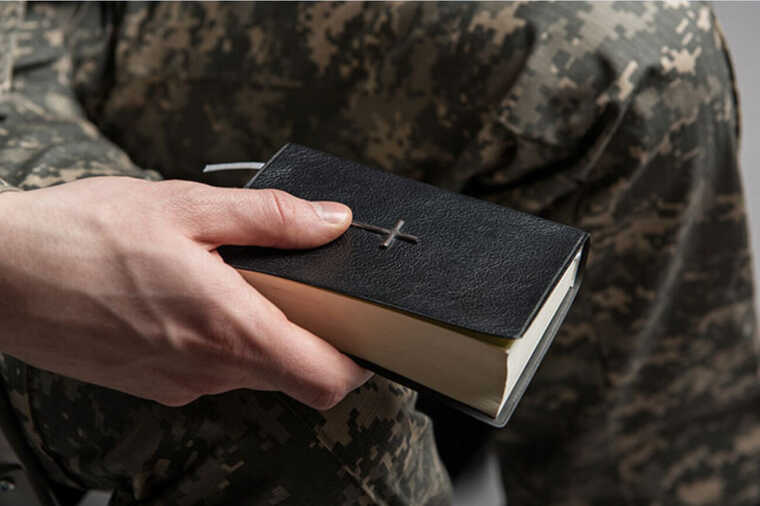 Відмова воювати за релігійними переконаннями: на сайті президента з’явилася петиція