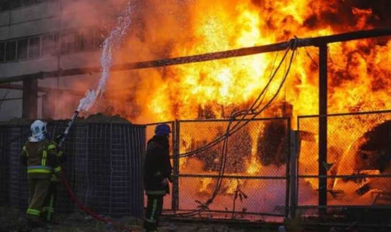 A fire broke out at an infrastructure facility in Khmelnytskyi region as a result of a Russian attack