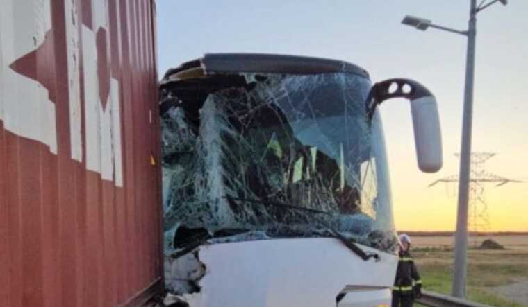 У Румунії автобус з українцями потрапив у ДТП: є постраждалі