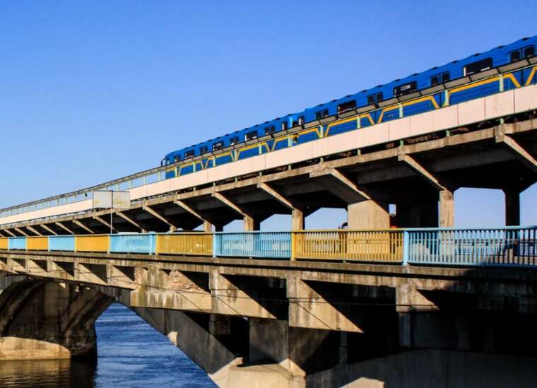 Компанія зі скандальною репутацією "Онур" буде займатися ремонтом мосту Метро в Києві