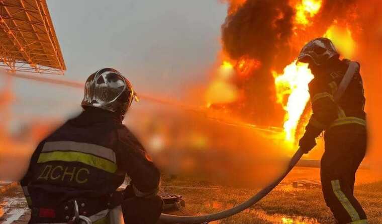 На Київщині внаслідок ворожої атаки виникла пожежа: пошкоджено лінії електропередач