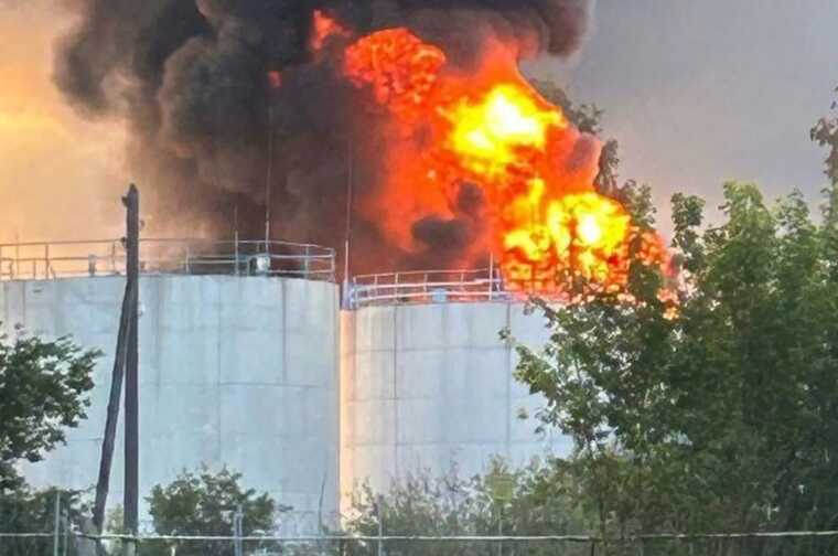 В РФ у Тамбовській області дрони атакували нафтобазу: спалахнула пожежа
