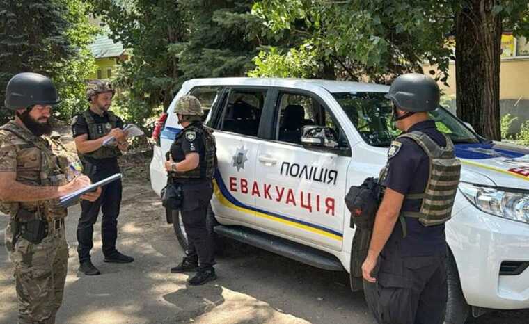 In Zaporizhzhya region, occupants strike a police evacuation vehicle with a drone