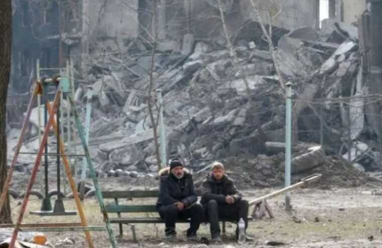 Россияне в оккупированном Мариуполе присваивают тысячи "ничейных" квартир: местные начали получать угрозы