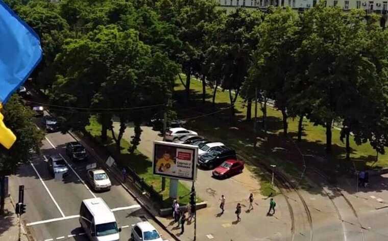 У центрі Дніпра напали на військового з немовлям: стали відомі подробиці