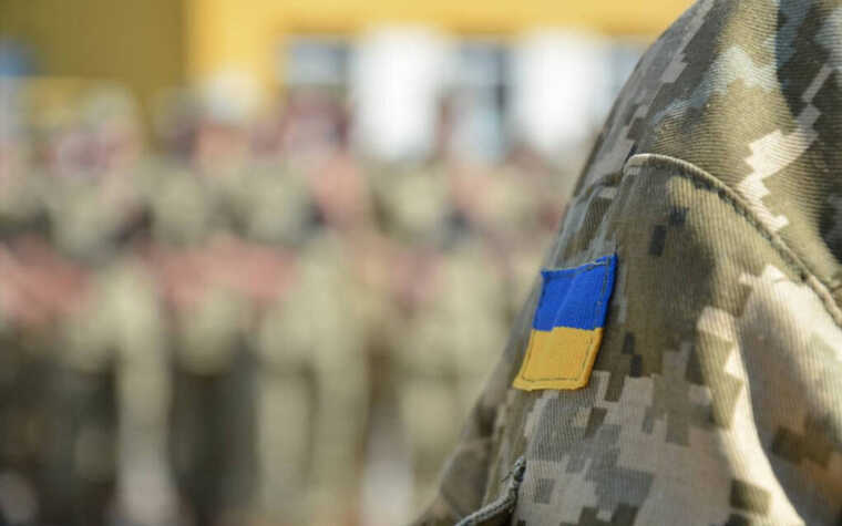 Закон дозволяє призивати 25-річних, якщо вони набули статус військовозобов’язаного, — нардеп Костенко