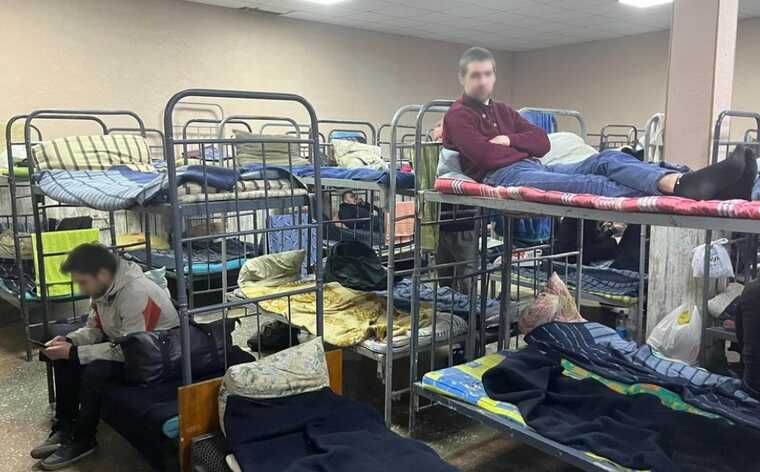 Чоловік в Одеському ТЦК, опублікував відео казарми, в якій його тримають