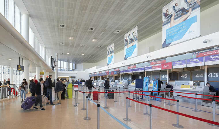 В Британии аэропорт Манчестера приостановил работу из-за масштабного отключения электричества