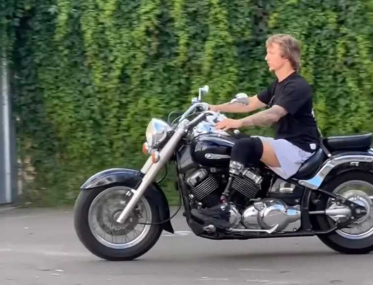 Ветеран війни Олександр "Терен" прокатався на мотоциклі і вразив соцмережі
