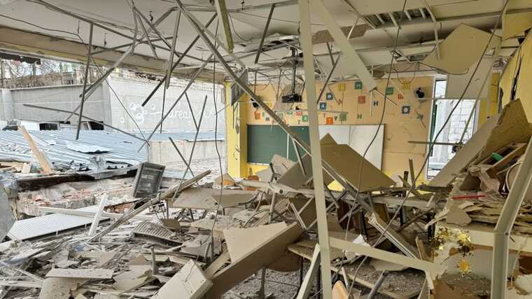 Invaders launch modified CAB-250 at Kharkiv for the first time - RMA