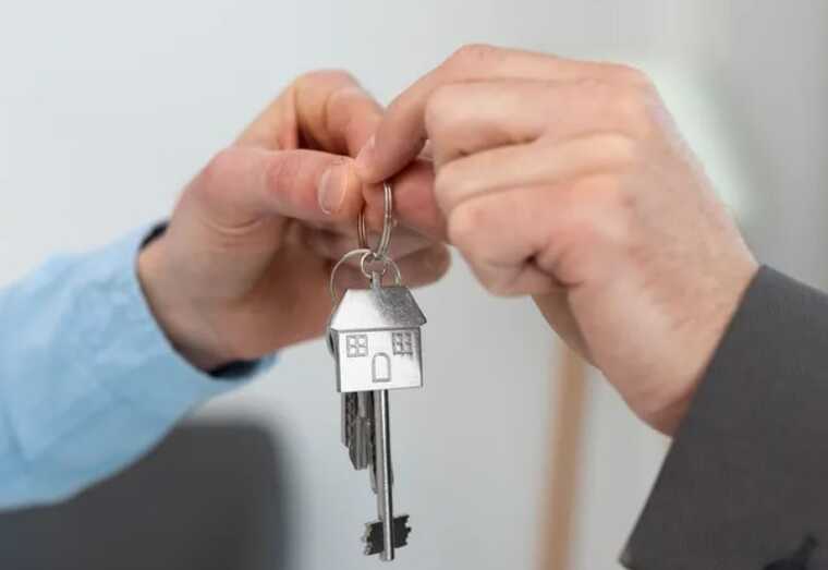 Под Киевом сдают за огромные деньги дом с бассейном