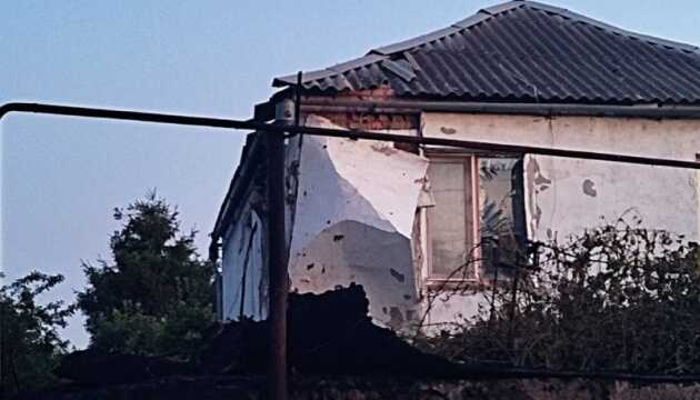 Ворог обстріляв Нікополь з артилерії та дронів: пошкоджено будинки та ЛЕП