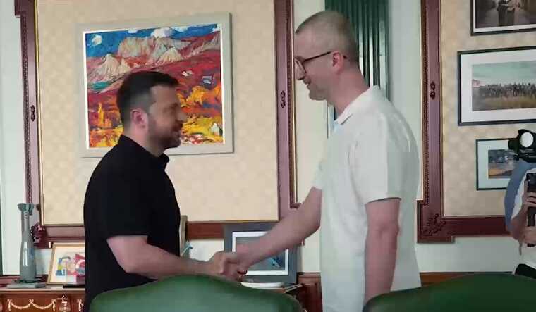 Зеленський зустрівся з Наріманом Джелялом, якого вдалося повернути додому з російського полону