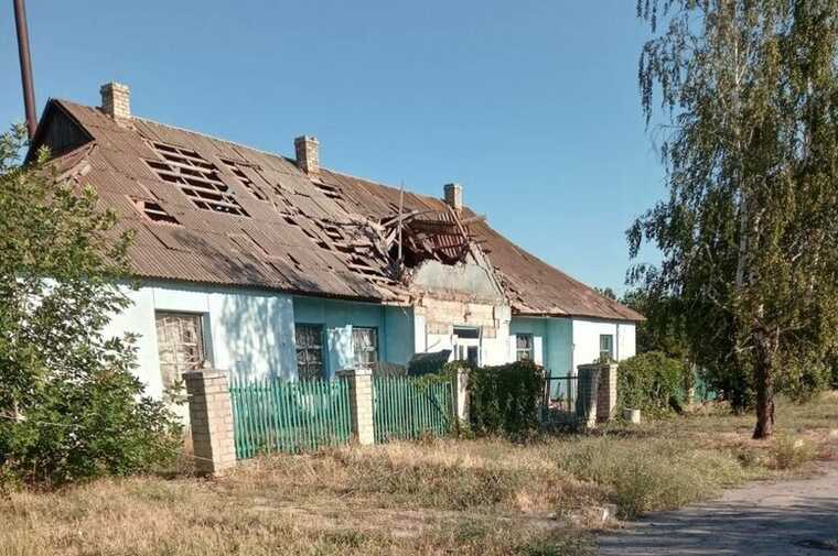 Invaders shelled a village in the Kherson region: a house and a first aid station were damaged