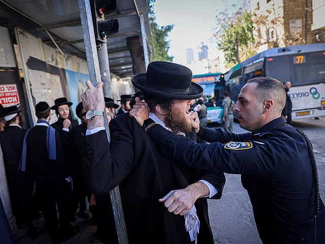 В Ізраїлі протести ультраортодоксів проти військового призову переросли у зіткнення з поліцією