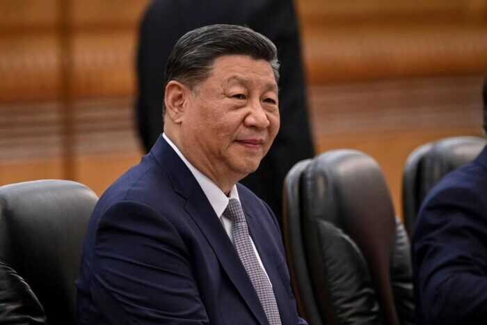 Сі Цзіньпін приїхав до Казахстану на саміт глав ШОС, де зустрінеться з Путіним