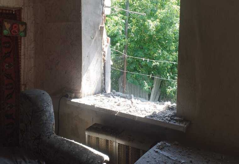 Оккупанты атаковали Никополь: двое погибших, ранены дети, в городе много разрушений