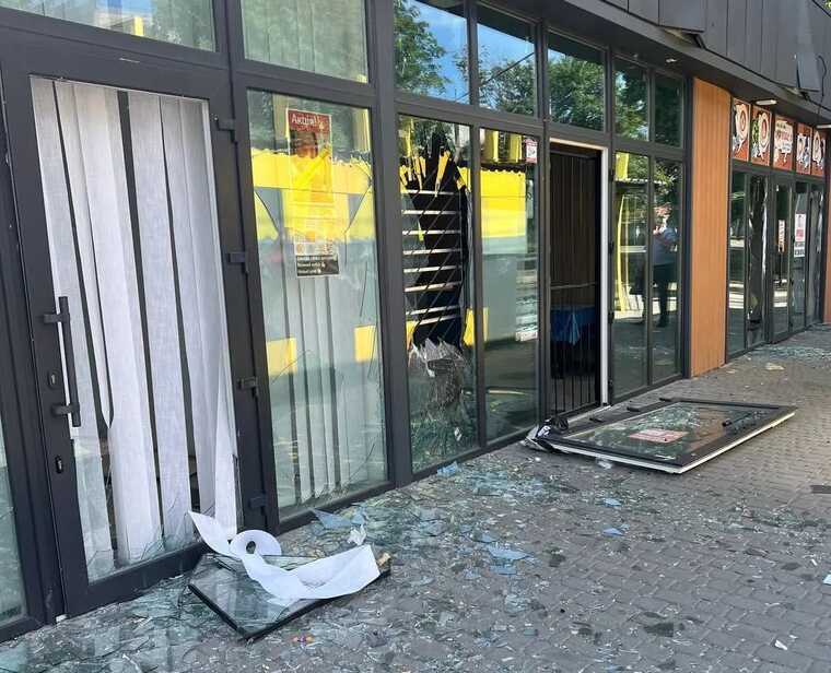 Атака по Дніпру: в мережі показали момент "прильотів"