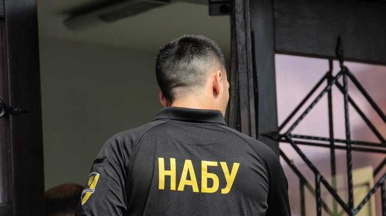 NABU detectives conduct searches at the State Customs Service