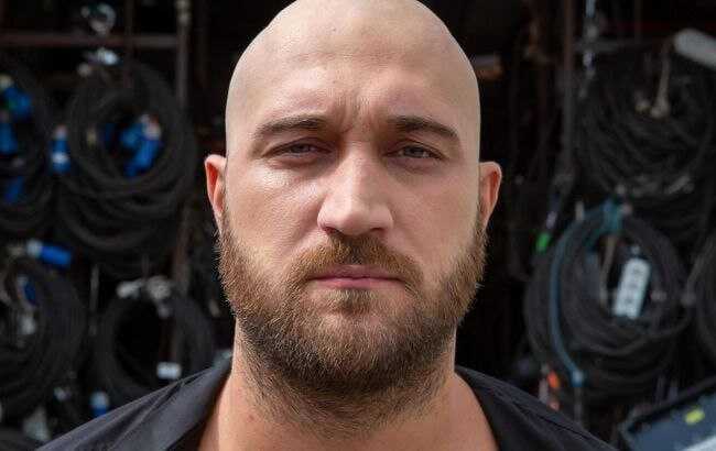 Актер «95-го квартала» Ханумак утверждает, что уехал из страны на законных основаниях