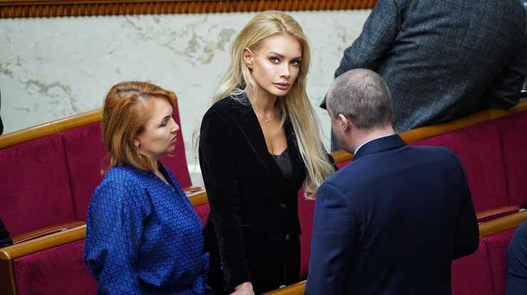 MP Iryna Kormyshkina received a watch worth UAH 300 thousand as a gift