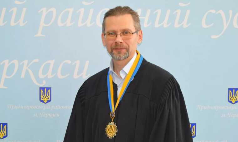 Судья Верховного суда Шипович в подарок получил Range Rover Evoque