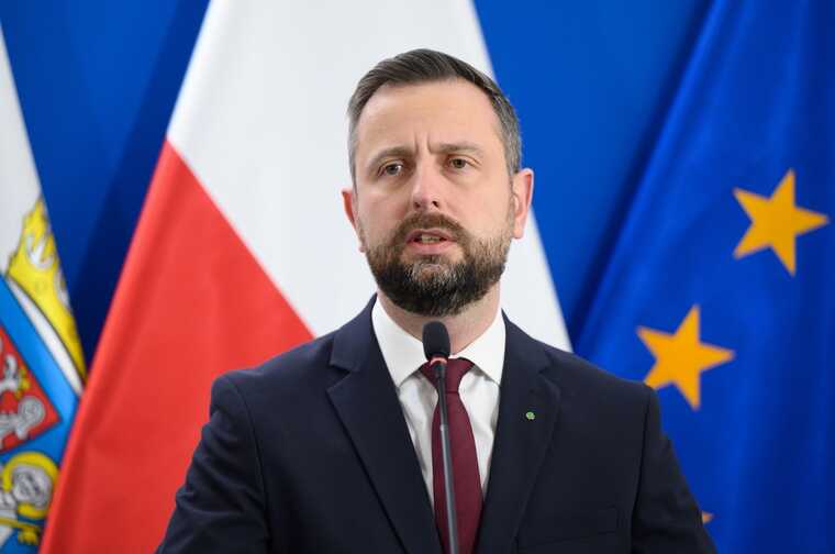 Poland will not shoot down Russian missiles without a NATO decision - Defence Minister