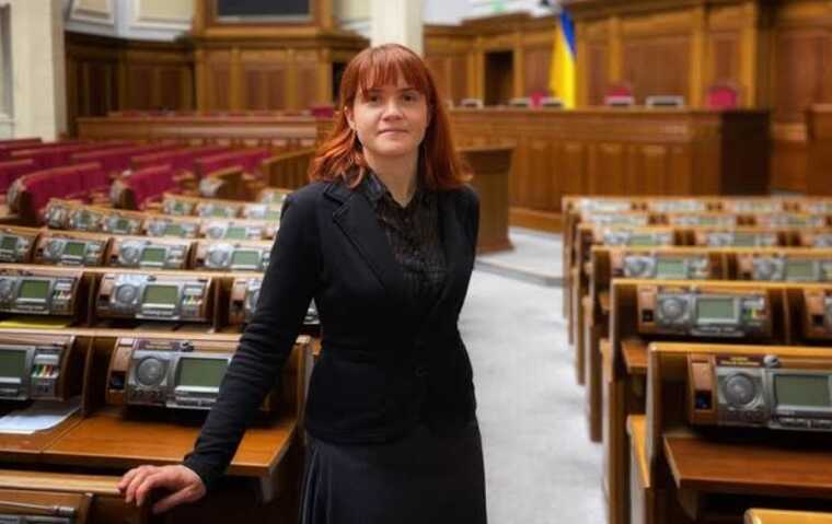 Нардеп Безуглая продолжает жестко критиковать руководство ВСУ