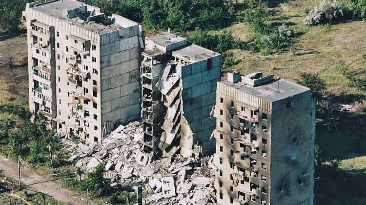 ЗСУ показали рідкісні кадри зруйнованого окупантами Торецька в Донецькій області