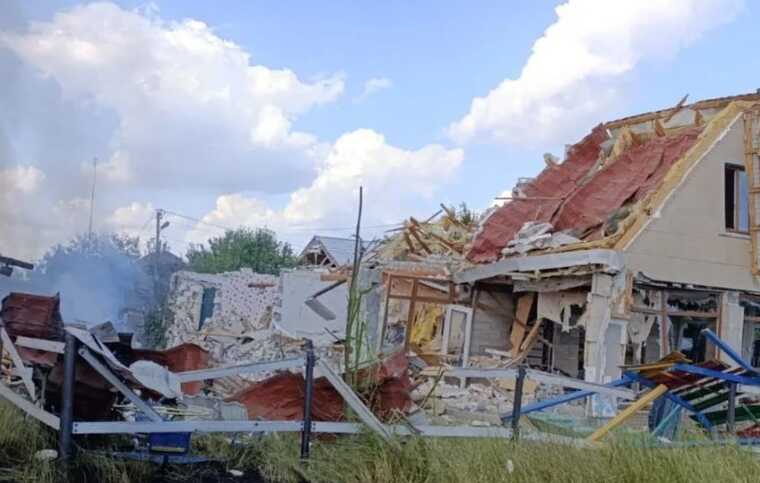 Окупанти ударили з повітря по Боровій і селу під Вовчанськом