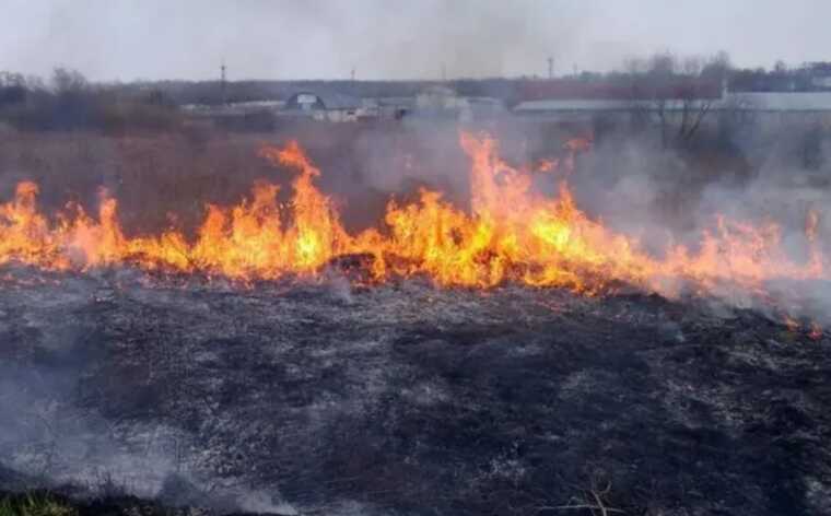 A fire broke out in Mykolaiv region as a result of an enemy attack