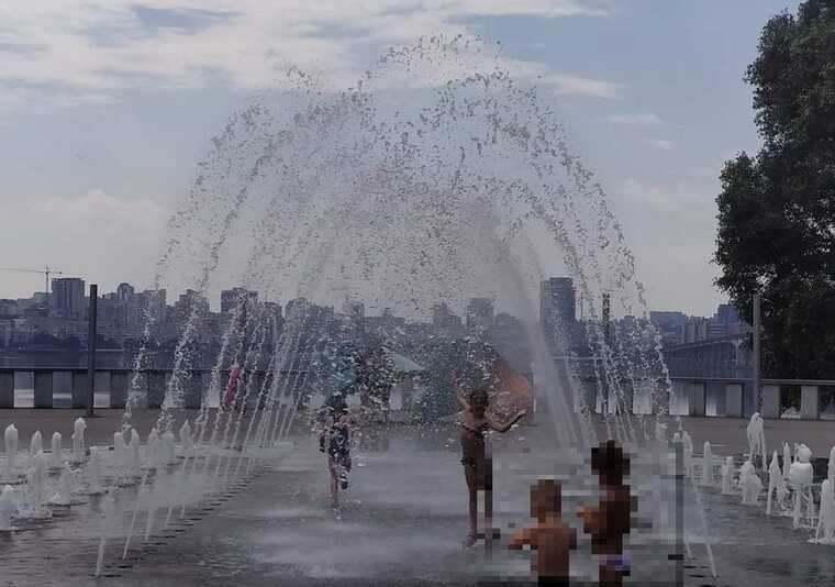 На Дніпропетровщині аномальна спека: на ґрунті зафіксували +70,7 градусів