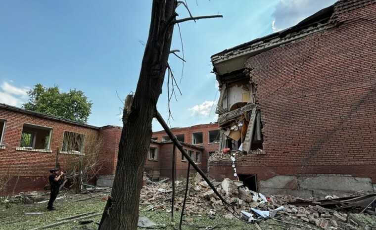 Окупанти поцілили у Покровську в об’єкт інфраструктури: є постраждалі