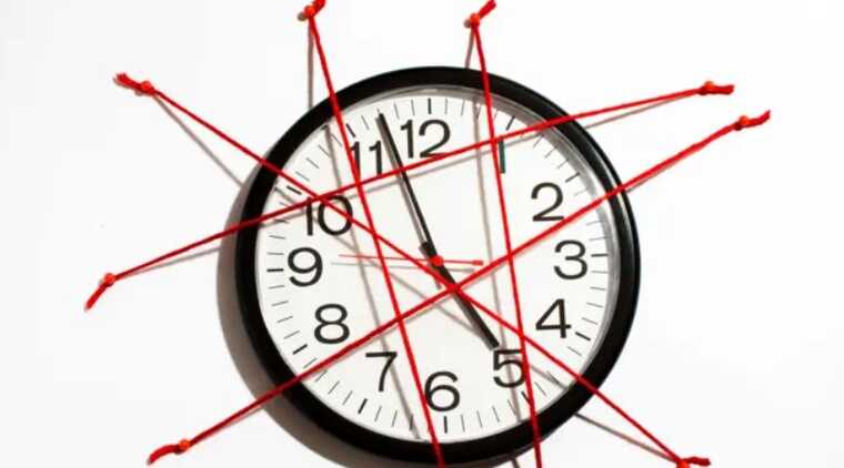 Зеленського закликали ветувати закон про відміну переведення годинників