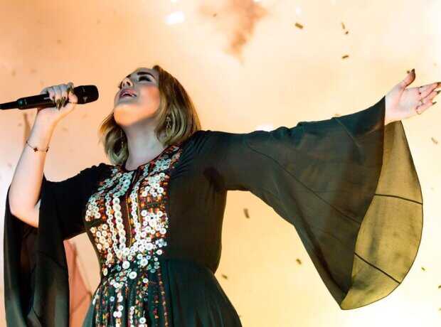 Певица Адель после скандала с российским брендом объявила о паузе в карьере