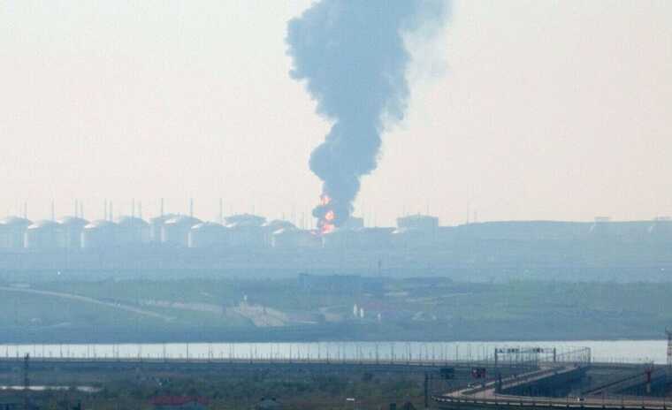 Explosions reported in occupied Crimea: smoke rose