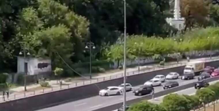 In Kyiv, a cable of a descent ride across the Dnipro broke