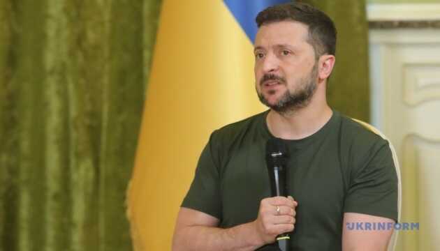 Можемо спробувати завершити гарячу стадію війни до кінця року, - Зеленський