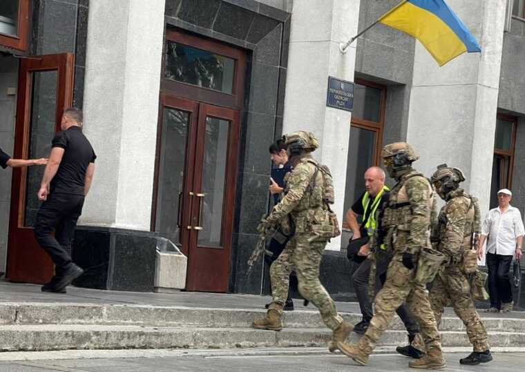 A large-scale anti-corruption operation is taking place in Ternopil