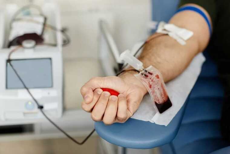 Жителя Хмельницької області шпиталізували після здачі крові, — ЗМІ