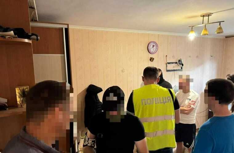 На Київщині викрили злочинців, які причетні до оборудок з квартирами померлих громадян