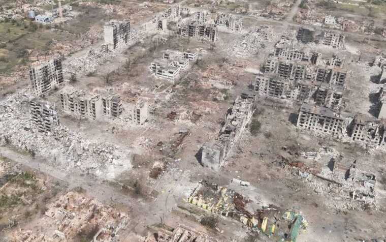 У Вовчанську укріпрайон "Багатоповерхівки", який знаходиться під контролем ЗСУ, регулярно обстрілюється окупантами