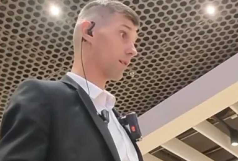 Охоронець київського ЦУМа потрапив в скандал з активістами