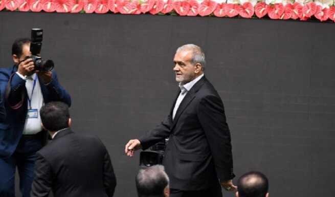 Новий президент Ірану Масуд Пезешкіан склав присягу під скандування «Смерть Америці та Ізраїлю»