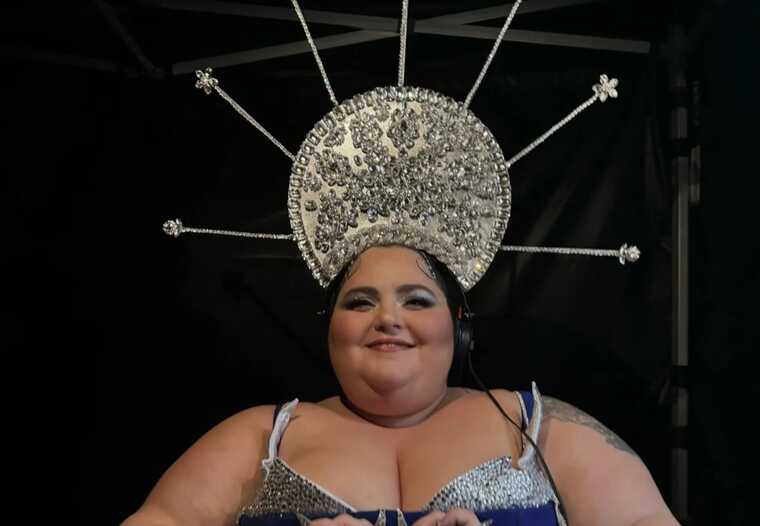 ĳ      " "     -2024